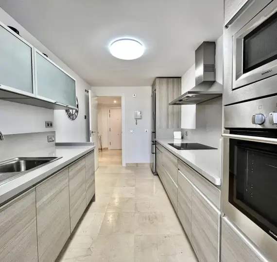 Short-term rent of middle floor apartment in Los Flamingos