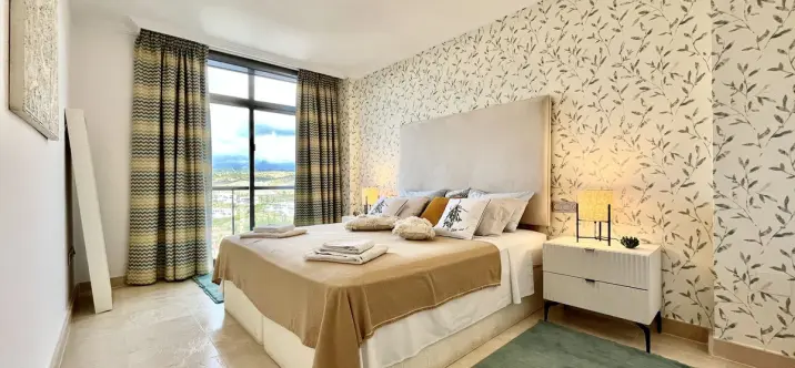 Short-term rent of middle floor apartment in Los Flamingos 3