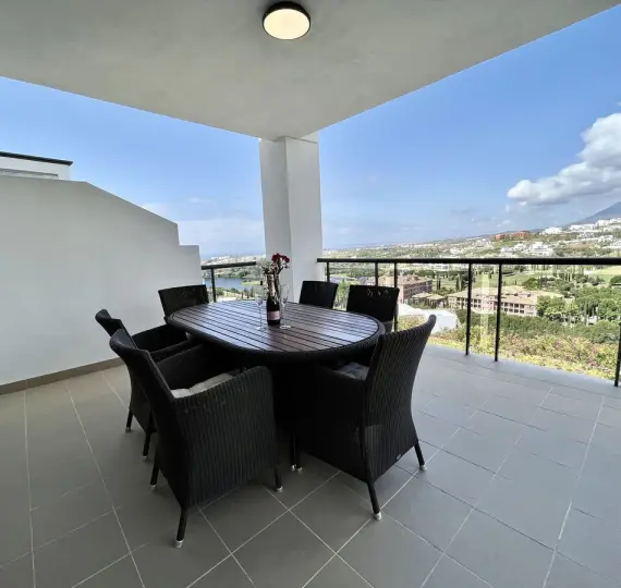 Short-term rent of middle floor apartment in Los Flamingos