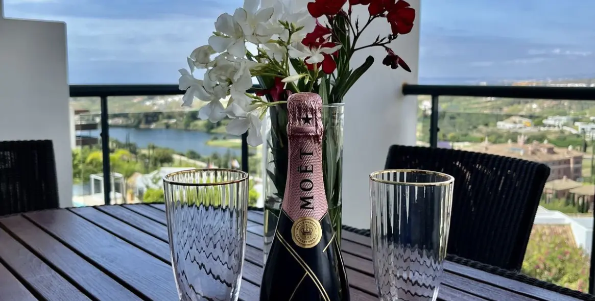 Short-term rent of middle floor apartment in Los Flamingos 7