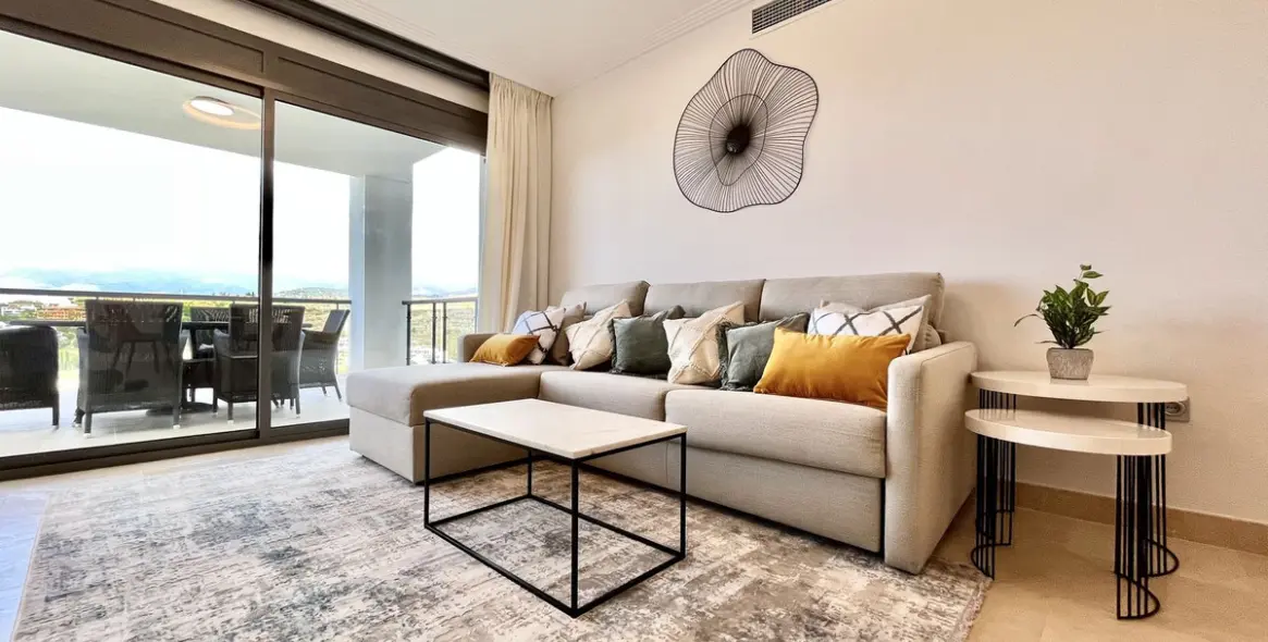 Short-term rent of middle floor apartment in Los Flamingos 9