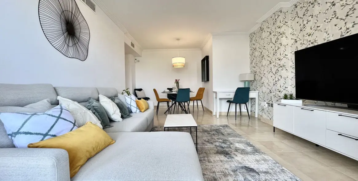 Short-term rent of middle floor apartment in Los Flamingos 10