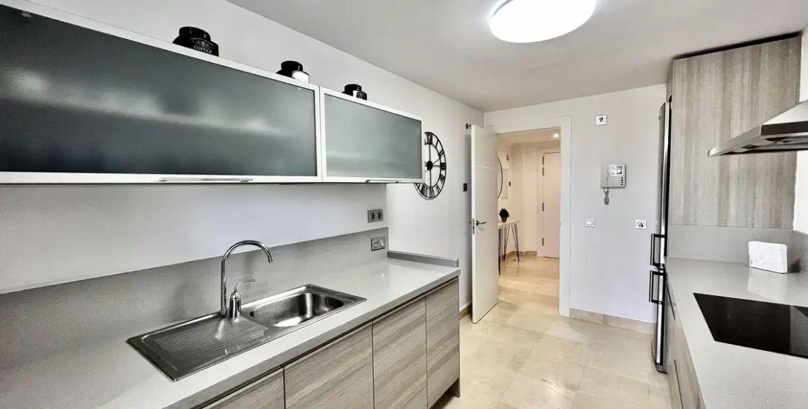 Short-term rent of middle floor apartment in Los Flamingos 18