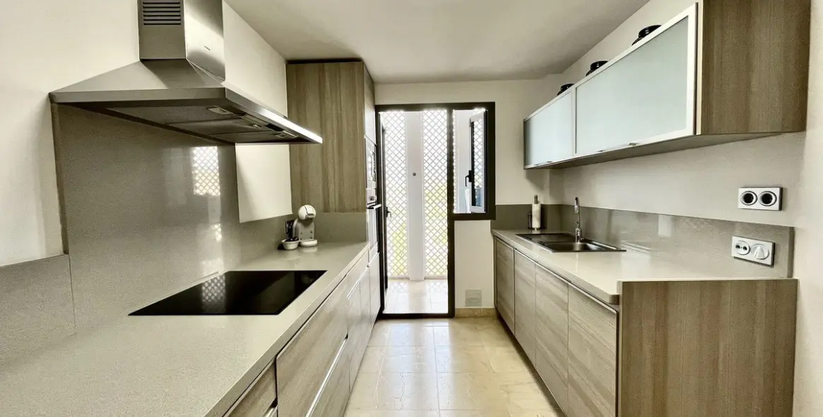 Short-term rent of middle floor apartment in Los Flamingos 19