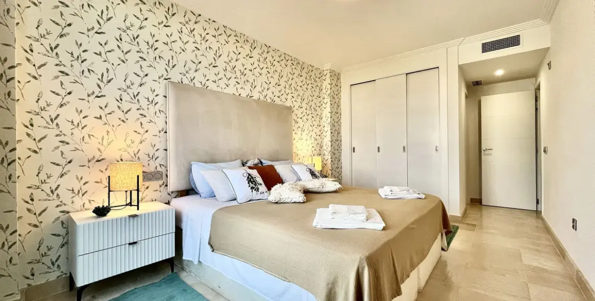 Short-term rent of middle floor apartment in Los Flamingos 21