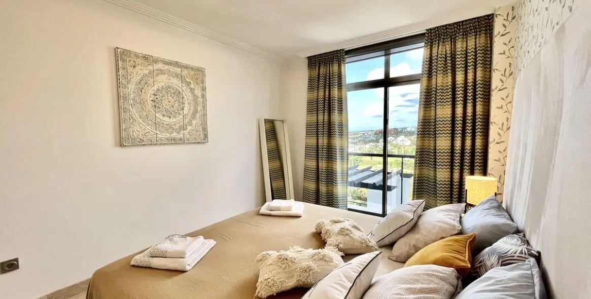 Short-term rent of middle floor apartment in Los Flamingos 23