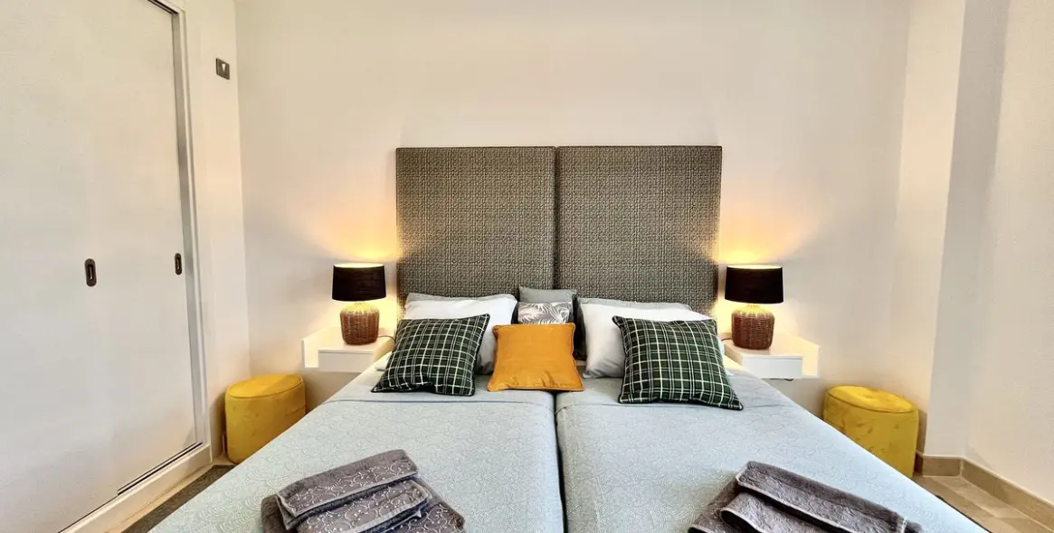 Short-term rent of middle floor apartment in Los Flamingos 29