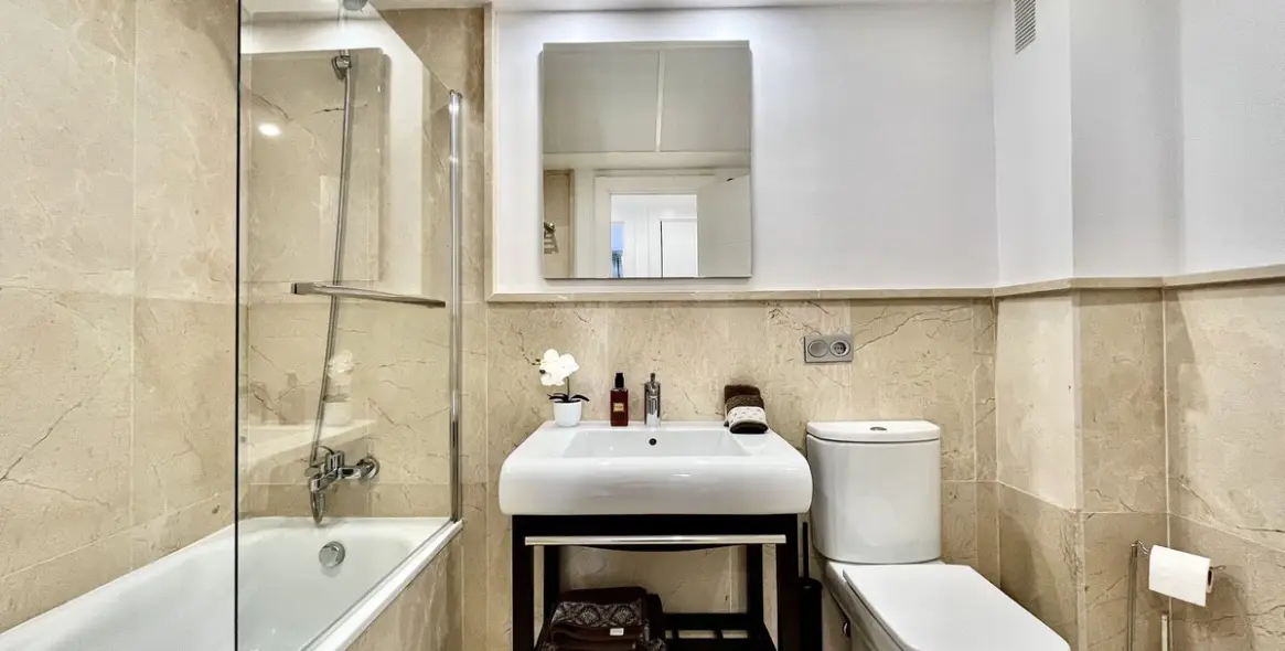 Short-term rent of middle floor apartment in Los Flamingos 34