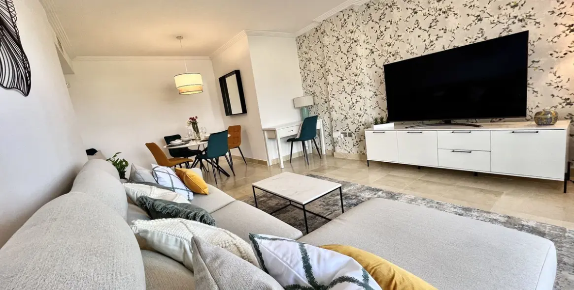 Short-term rent of middle floor apartment in Los Flamingos 39