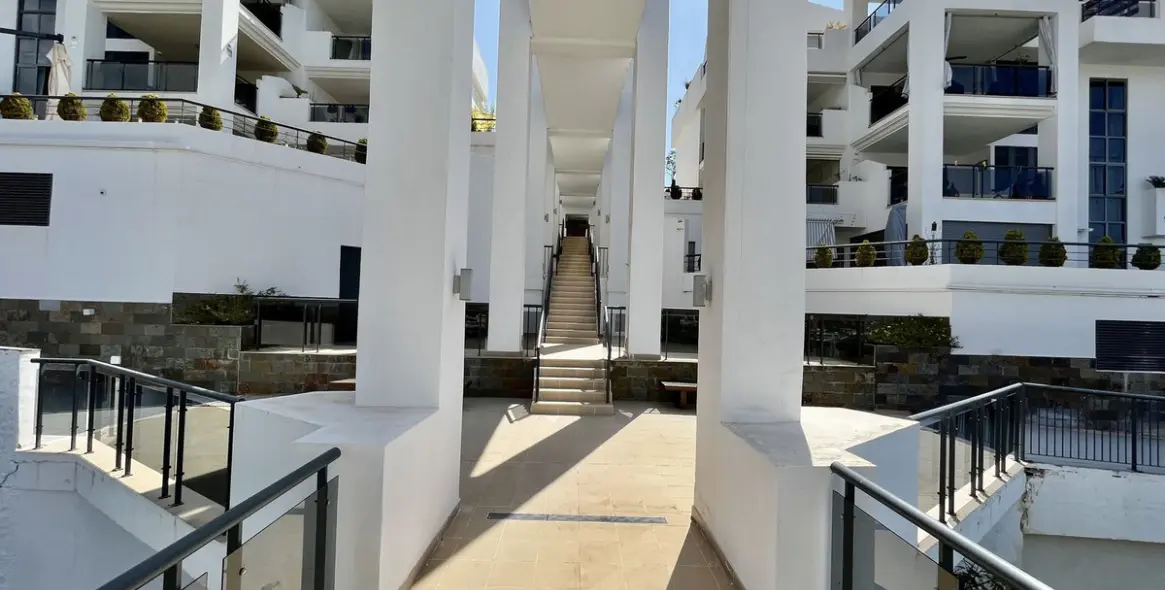 Short-term rent of middle floor apartment in Los Flamingos 50