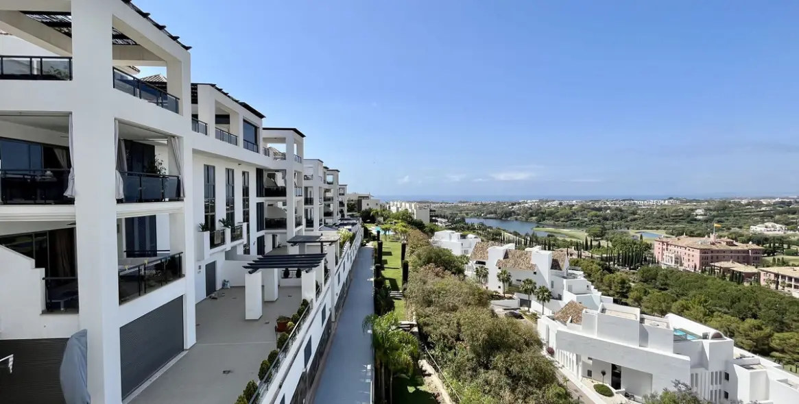 Short-term rent of middle floor apartment in Los Flamingos 53