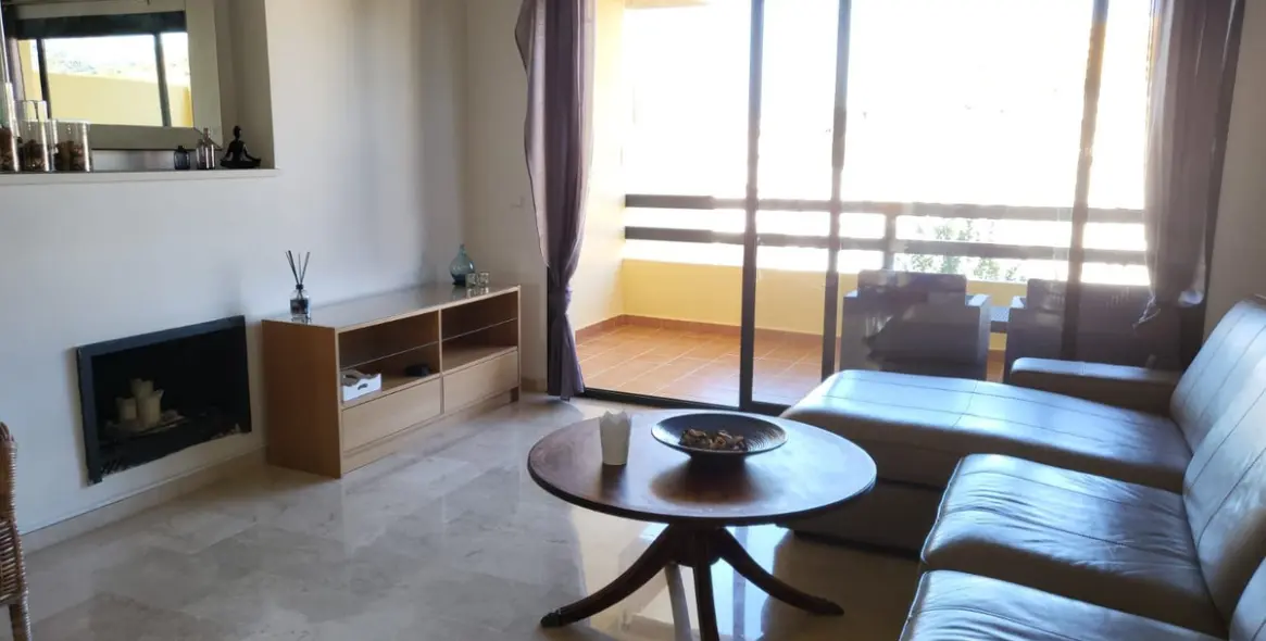 Short-term rent of middle floor apartment in Selwo 2