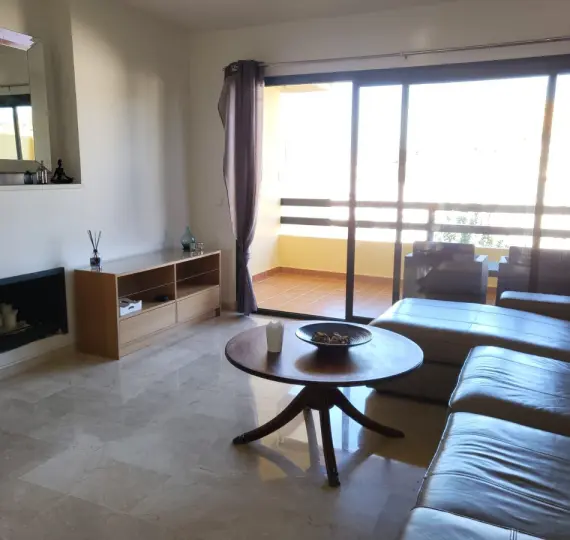 Short-term rent of middle floor apartment in Selwo