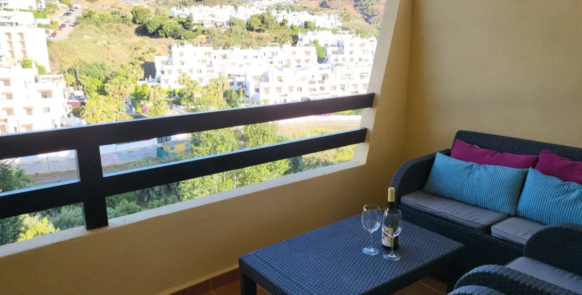 Short-term rent of middle floor apartment in Selwo 6