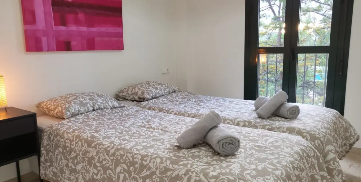 Short-term rent of middle floor apartment in Selwo 12