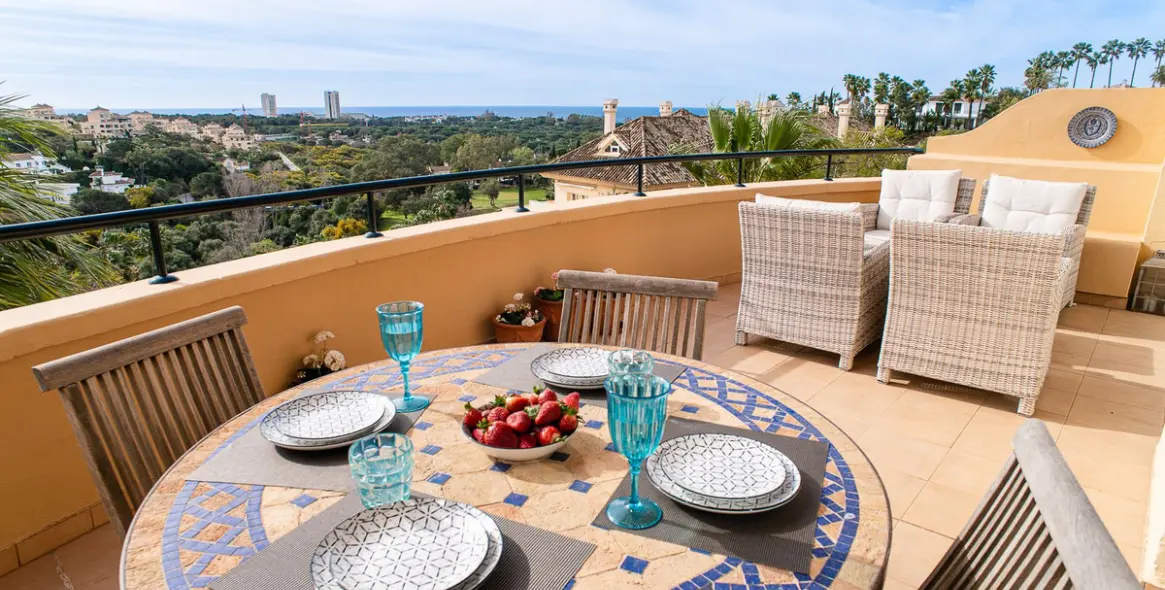 Short-term rent of middle floor apartment in Elviria 1