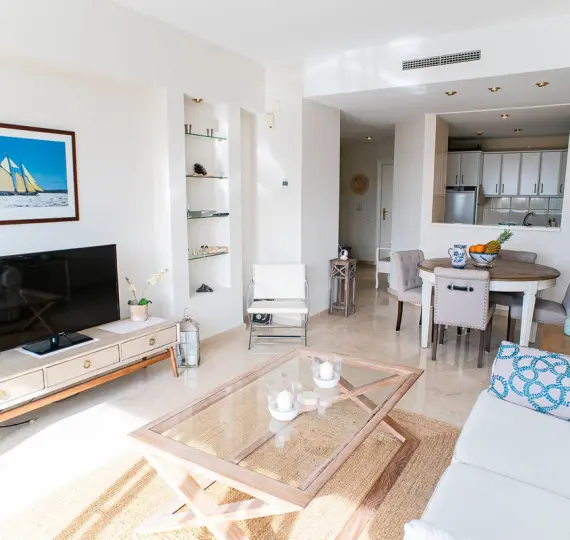 Short-term rent of middle floor apartment in Elviria