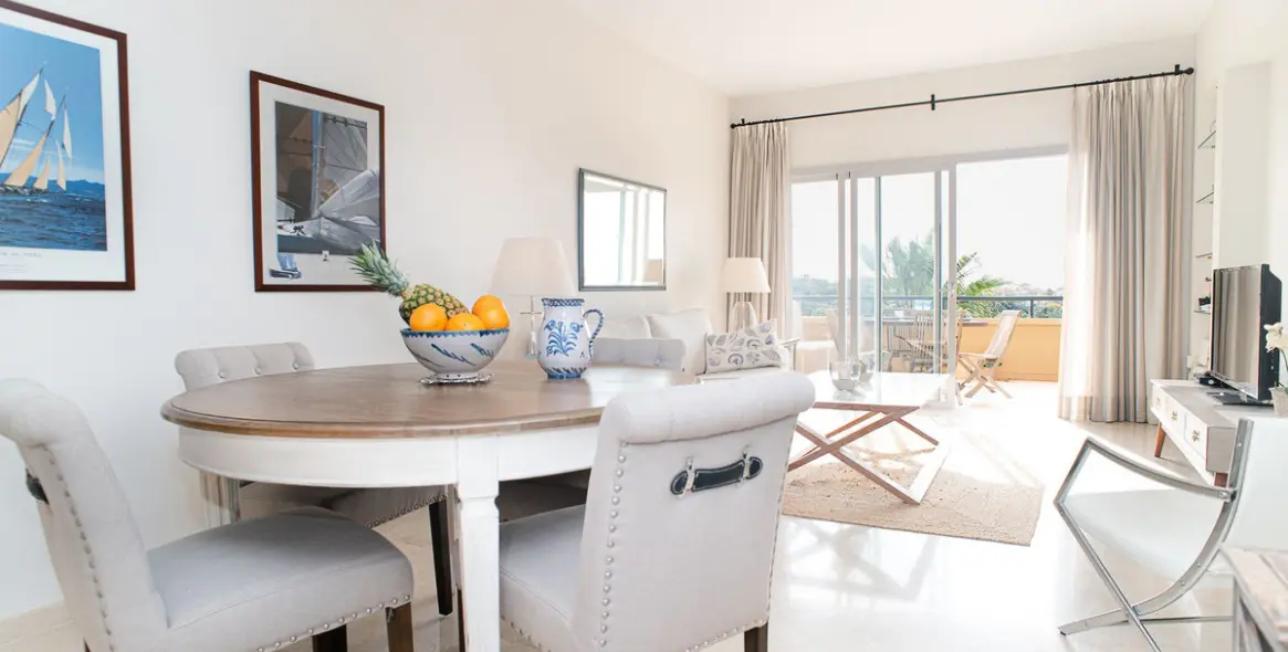 Short-term rent of middle floor apartment in Elviria 5