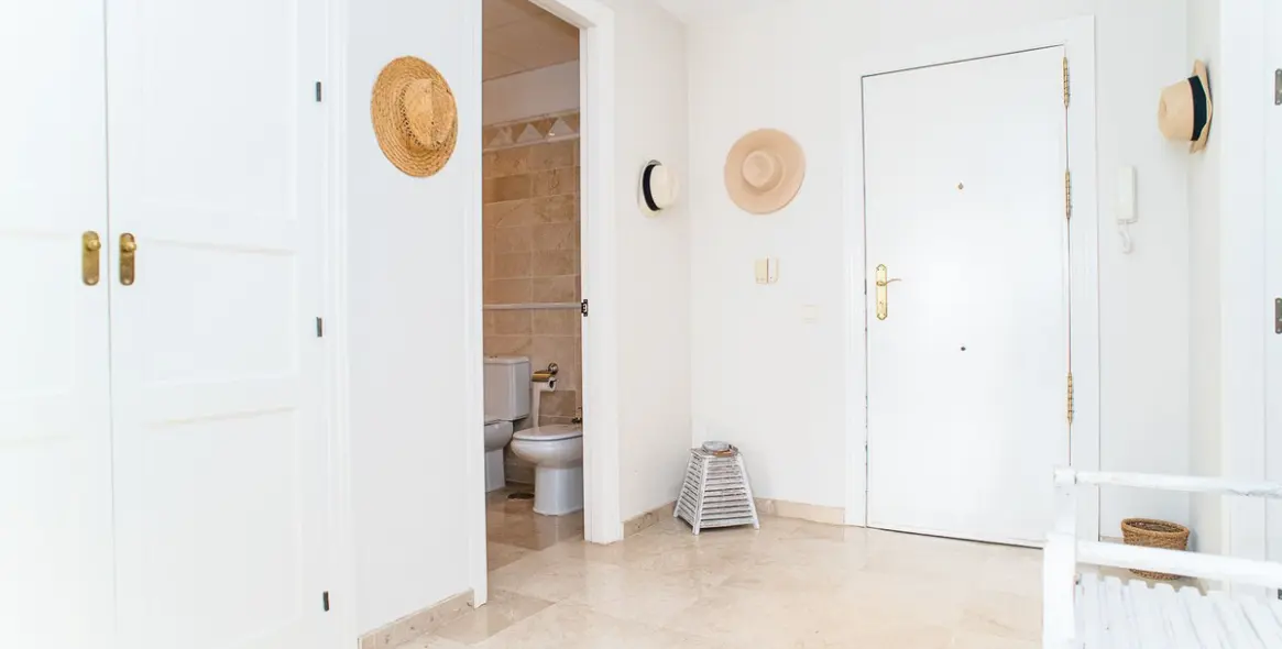 Short-term rent of middle floor apartment in Elviria 7