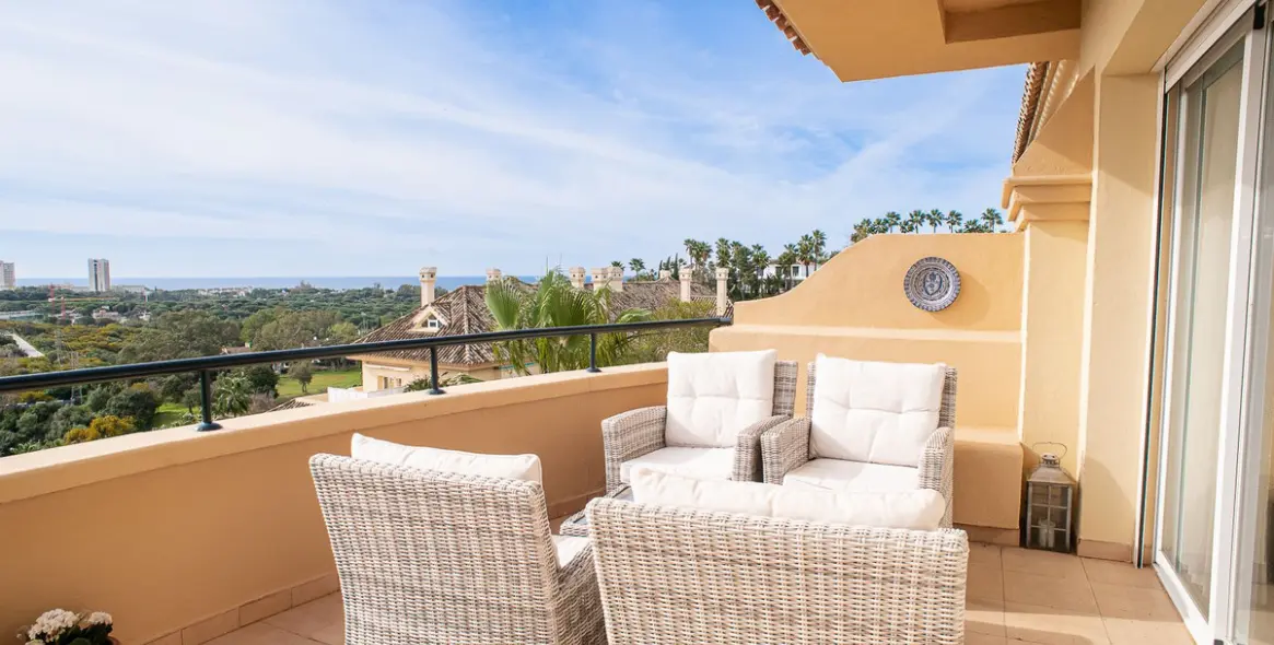 Short-term rent of middle floor apartment in Elviria 15