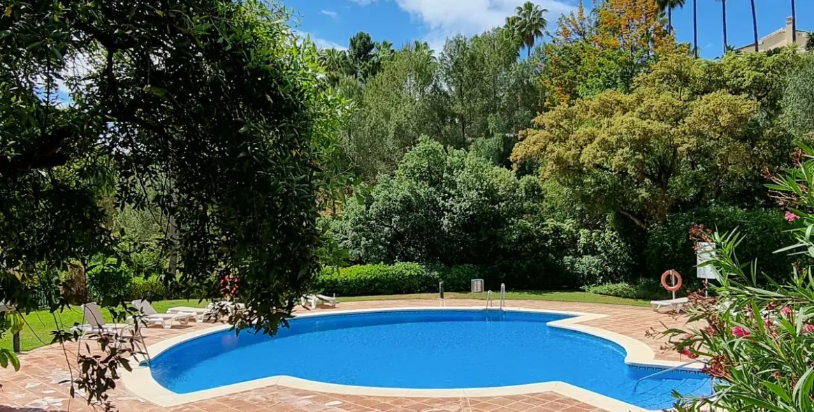 Short-term rent of middle floor apartment in Elviria 19