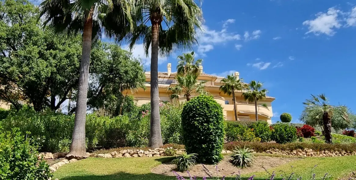 Short-term rent of middle floor apartment in Elviria 20