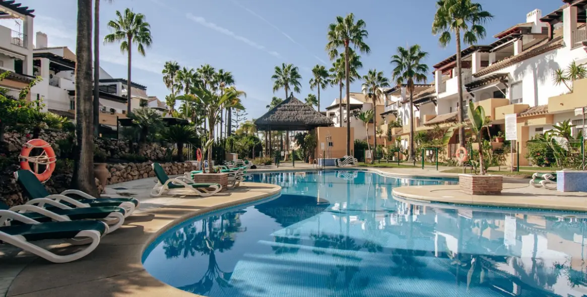 Short-term rent of ground floor apartment in Bahía de Marbella 13