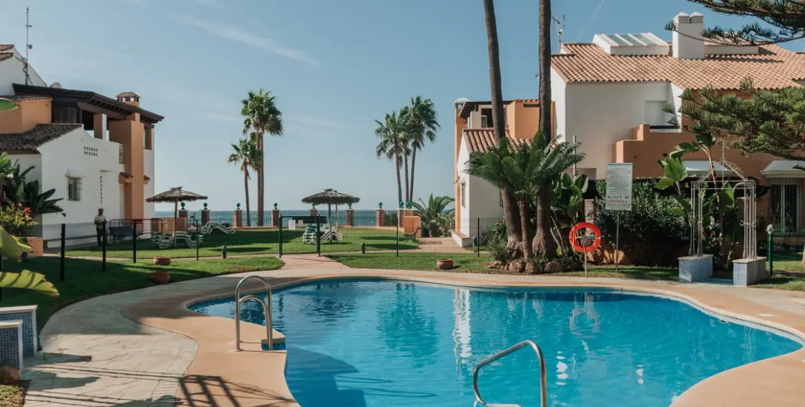 Short-term rent of ground floor apartment in Bahía de Marbella 16