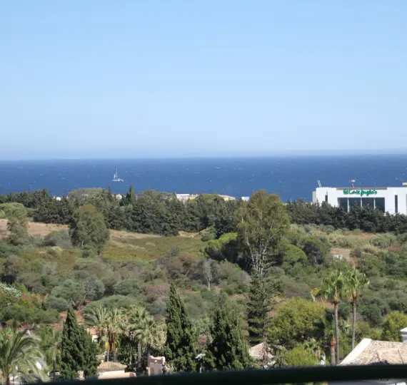 Short-term rent of middle floor apartment in Nueva Andalucía