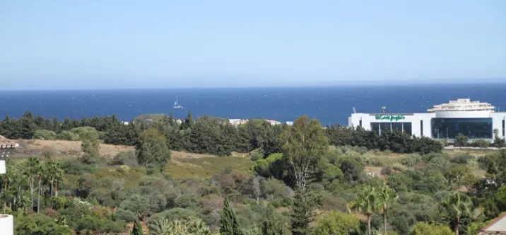 Short-term rent of middle floor apartment in Nueva Andalucía 0