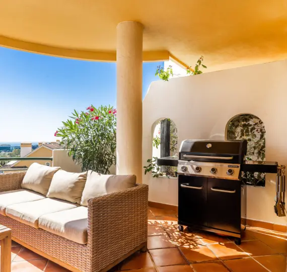 Short-term rent of middle floor apartment in Nueva Andalucía