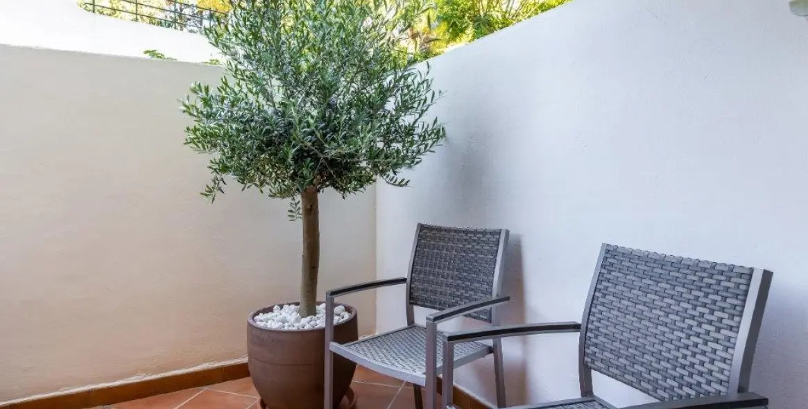 Short-term rent of middle floor apartment in Nueva Andalucía 21