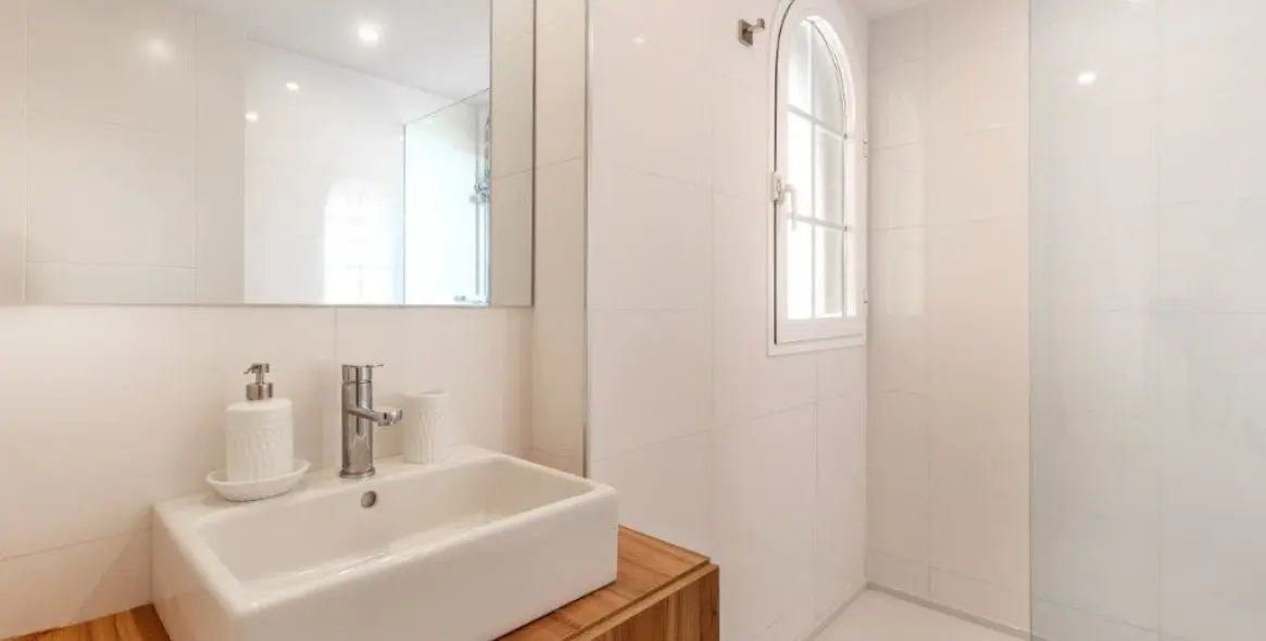 Short-term rent of middle floor apartment in Nueva Andalucía 22