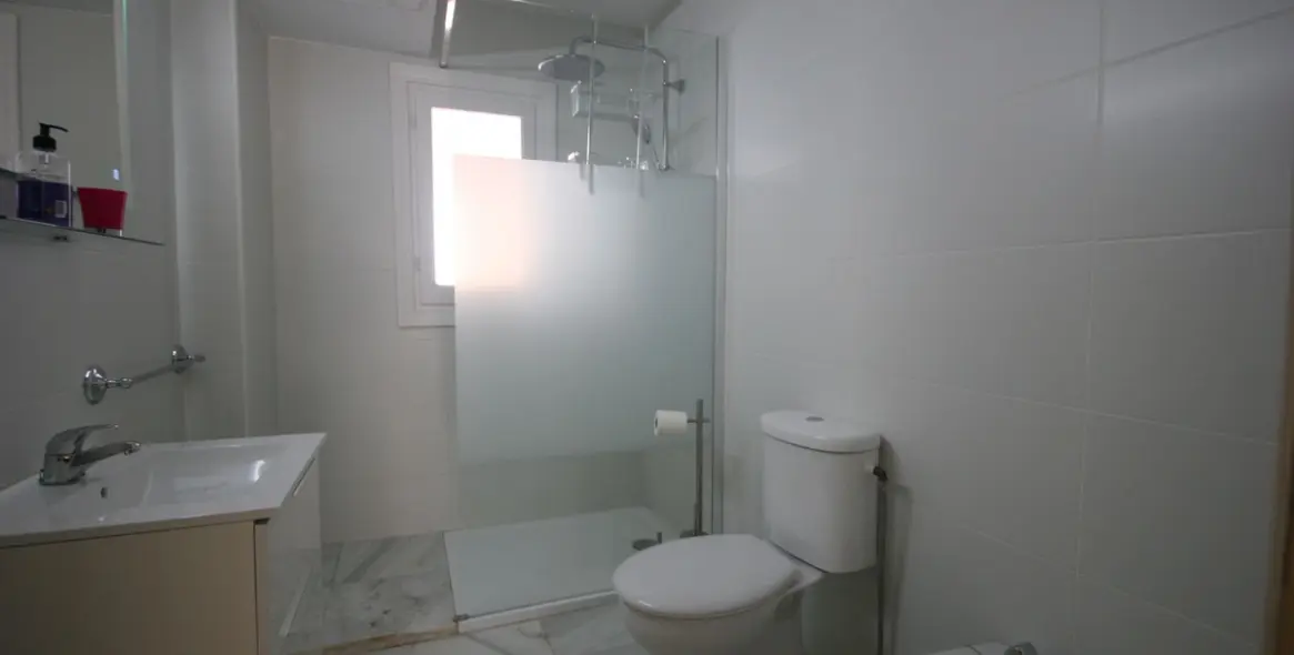 Long-term rent of duplex in Estepona 15