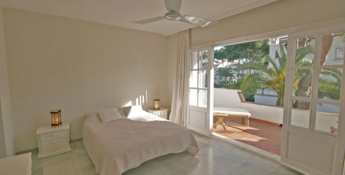 Long-term rent of duplex in Estepona 12