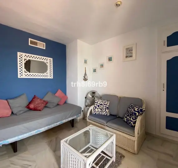 Short-term rent of penthouse in El Paraiso