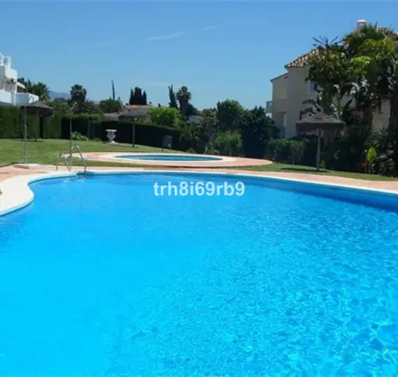 Short-term rent of penthouse in El Paraiso