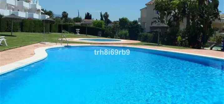 Short-term rent of penthouse in El Paraiso 1