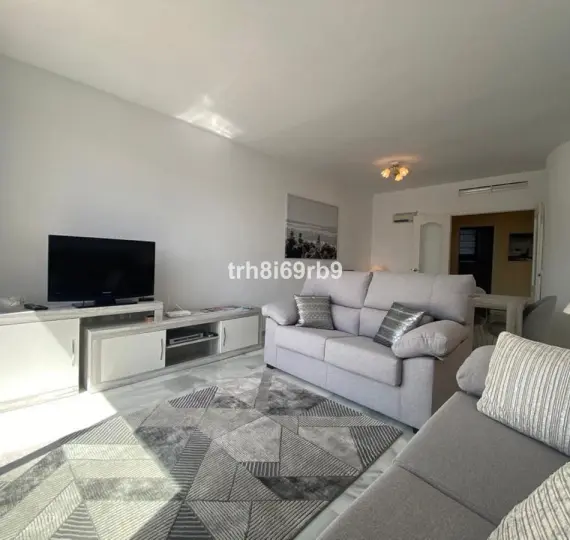 Short-term rent of penthouse in El Paraiso