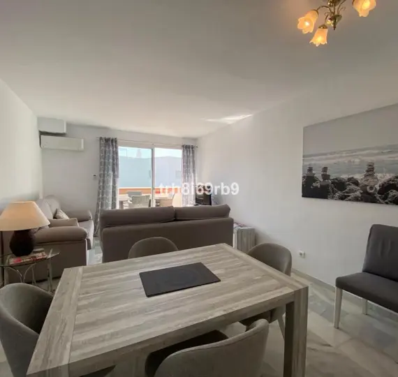 Short-term rent of penthouse in El Paraiso