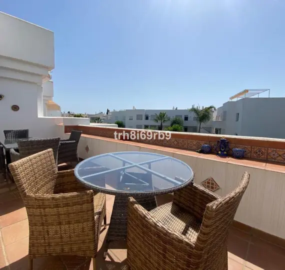 Short-term rent of penthouse in El Paraiso