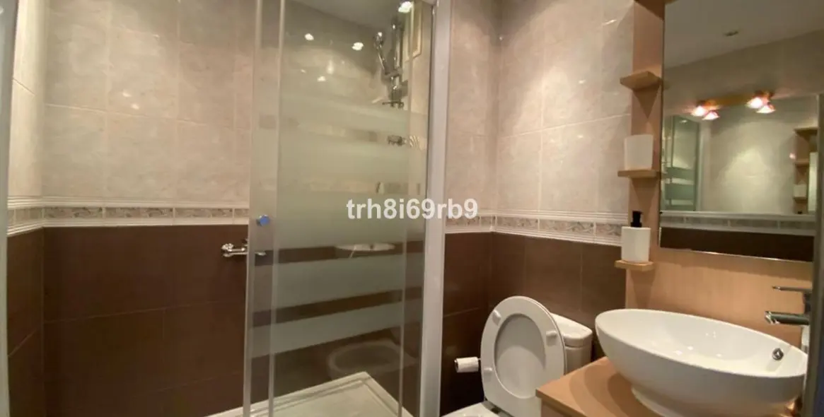 Short-term rent of penthouse in El Paraiso 12