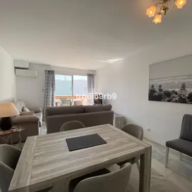 Short-term rent of penthouse in El Paraiso