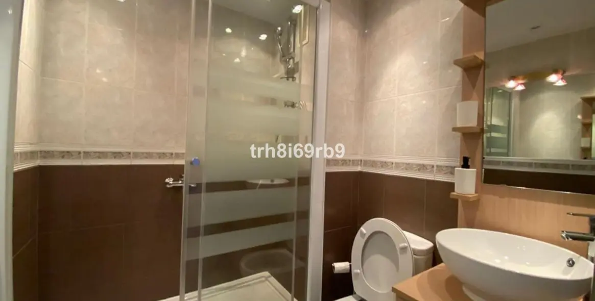 Short-term rent of penthouse in El Paraiso 30