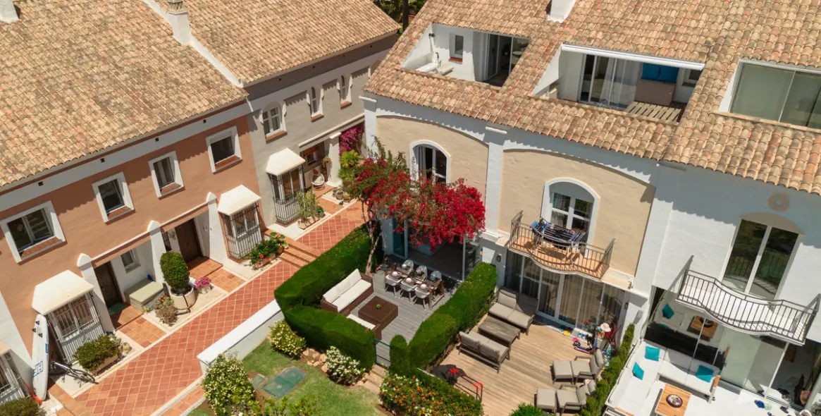 Long-term rent of townhouse in Bahía de Marbella 13