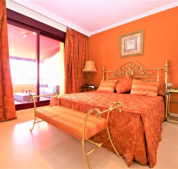 Short-term rent of middle floor apartment in Estepona