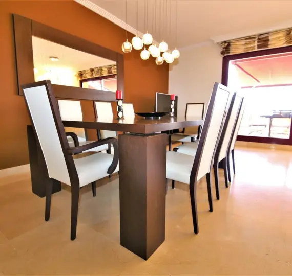 Short-term rent of middle floor apartment in Estepona