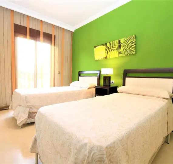 Short-term rent of middle floor apartment in Estepona