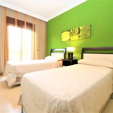 Short-term rent of middle floor apartment in Estepona