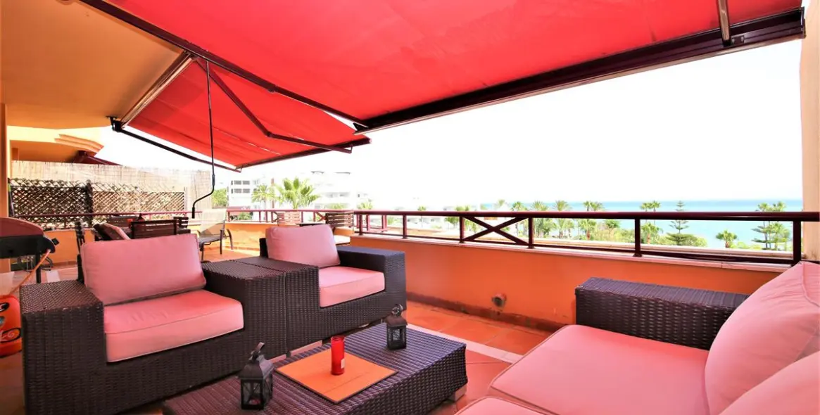 Short-term rent of middle floor apartment in Estepona 11